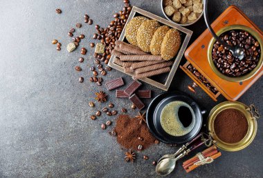 Eski arka plan üzerinde kahve siyah