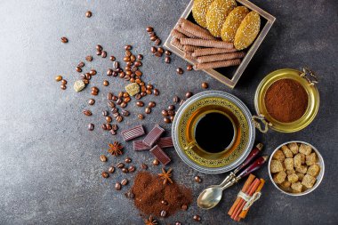 Eski arka plan üzerinde kahve siyah