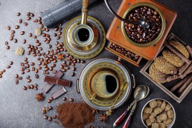 Eski arka plan üzerinde kahve siyah