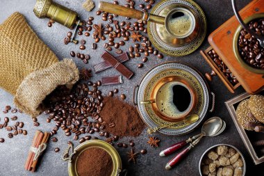 Eski arka plan üzerinde kahve siyah