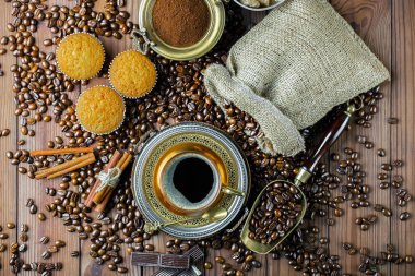 Eski arka plan üzerinde kahve siyah