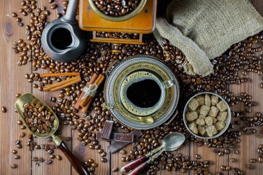 Eski arka plan üzerinde kahve siyah