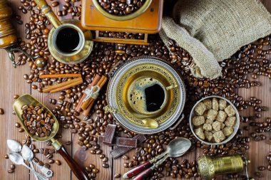 Eski arka plan üzerinde kahve siyah