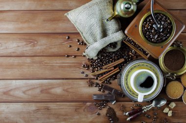 Eski arka plan üzerinde kahve siyah