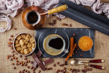 Eski arka plan üzerinde kahve siyah