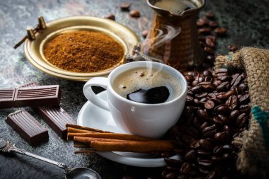 Eski arka plan üzerinde kahve siyah