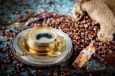 Eski arka plan üzerinde kahve siyah