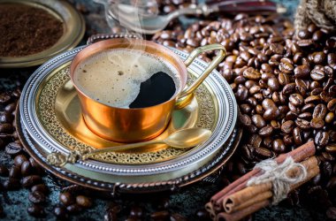 Eski arka plan üzerinde kahve siyah