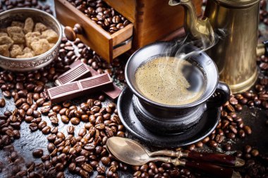 Eski arka plan üzerinde kahve siyah