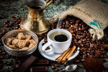 Eski arka plan üzerinde kahve siyah