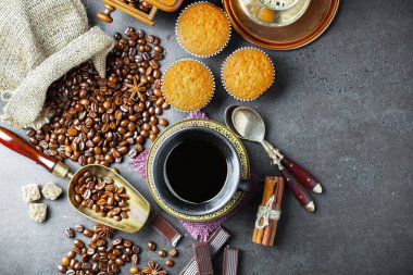 Eski arka plan üzerinde kahve siyah