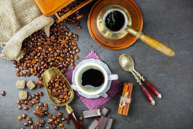 Eski arka plan üzerinde kahve siyah