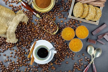 Eski arka plan üzerinde kahve siyah