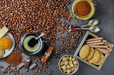 Eski arka plan üzerinde kahve siyah