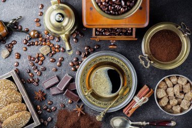 Eski arka plan üzerinde kahve siyah