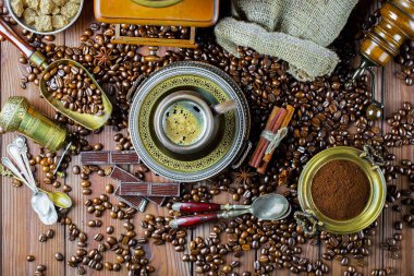 Eski arka plan üzerinde kahve siyah