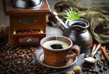 Eski arka plan üzerinde kahve siyah