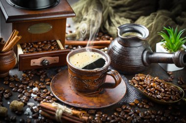 Eski arka plan üzerinde kahve siyah