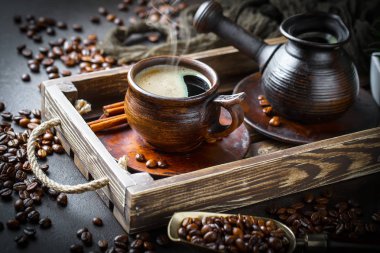 Eski arka plan üzerinde kahve siyah