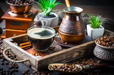 Eski arka plan üzerinde kahve siyah