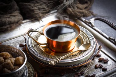 Eski arka plan üzerinde kahve siyah