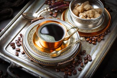 Eski arka plan üzerinde kahve siyah