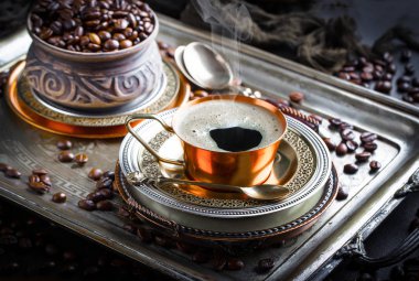 Eski arka plan üzerinde kahve siyah