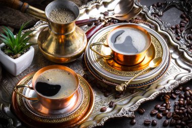 Eski arka plan üzerinde kahve siyah