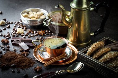 Eski arka plan üzerinde kahve siyah