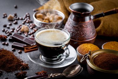 Eski arka plan üzerinde kahve siyah