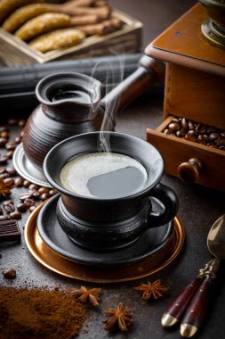 Eski arka plan üzerinde kahve siyah