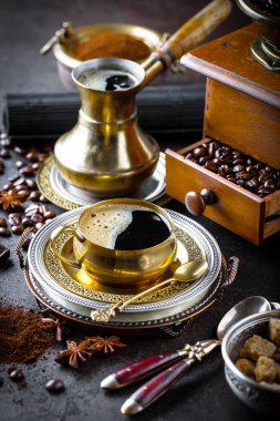 Eski arka plan üzerinde kahve siyah