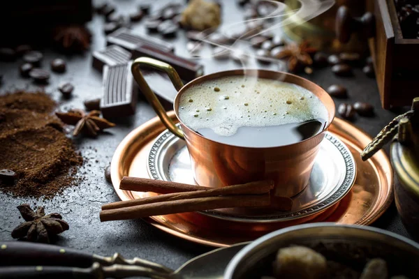 Café Negro Sobre Fondo Viejo — Foto de Stock