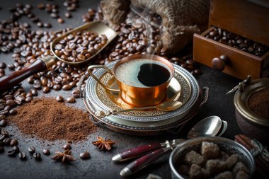 Eski arka plan üzerinde kahve siyah