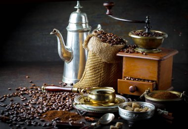 Eski arka plan üzerinde kahve siyah