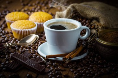 Eski arka plan üzerinde kahve siyah