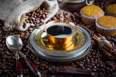 Eski arka plan üzerinde kahve siyah