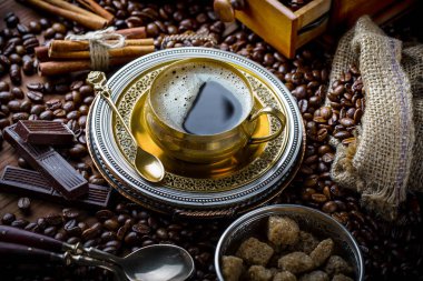 Eski arka plan üzerinde kahve siyah