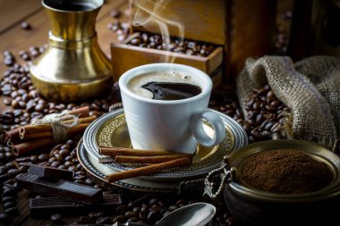 Eski arka plan üzerinde kahve siyah