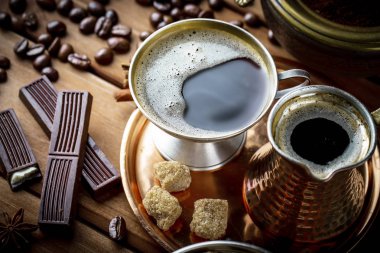 Eski arka plan üzerinde kahve siyah