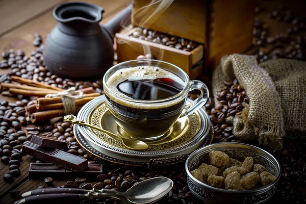 Café Negro Sobre Fondo Viejo — Foto de Stock