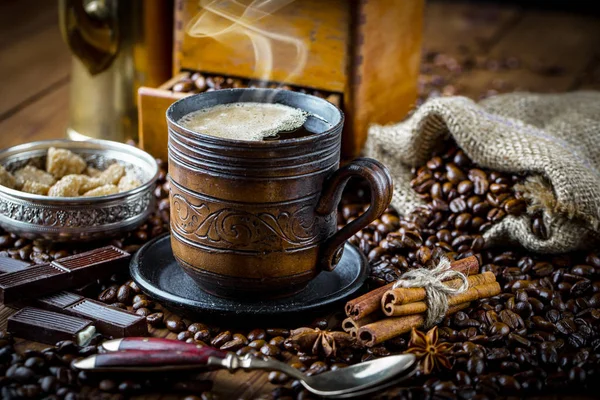 Kopi Hitam Dengan Latar Belakang Lama — Stok Foto