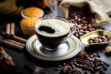 Eski arka plan üzerinde kahve siyah