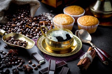 Eski arka plan üzerinde kahve siyah