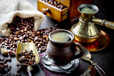 Eski arka plan üzerinde kahve siyah