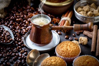 Eski arka plan üzerinde kahve siyah