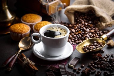 Eski arka plan üzerinde kahve siyah