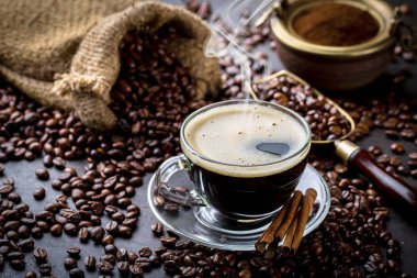 Eski arka plan üzerinde kahve siyah