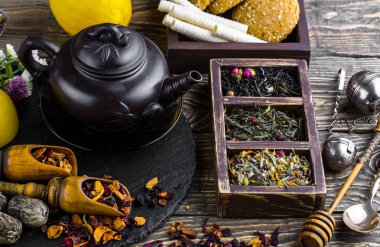 Eski arka plan üzerinde çay