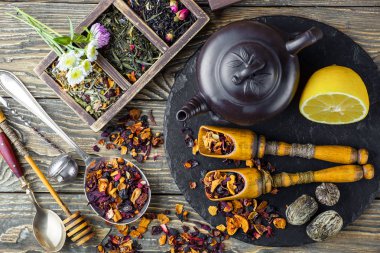 Eski arka plan üzerinde çay